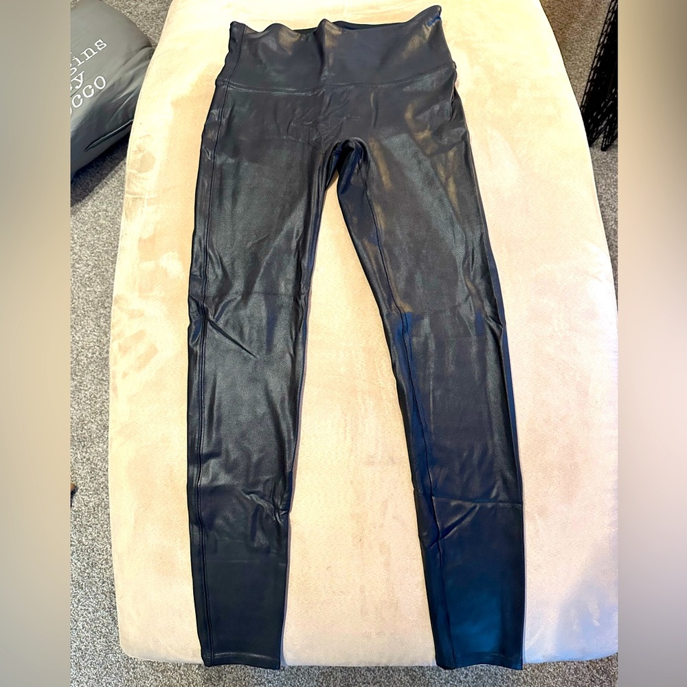 Spanx faux leather leggings in black, size large
